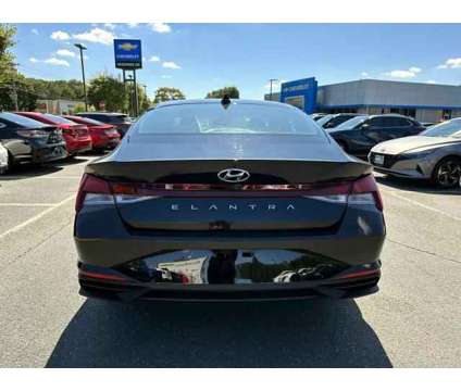 2022 Hyundai Elantra SEL is a Black 2022 Hyundai Elantra Sedan in Medford NY