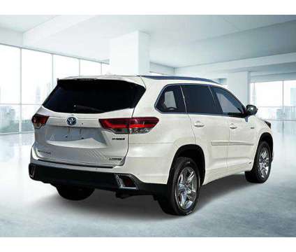 2017 Toyota Highlander Hybrid Limited Platinum is a White 2017 Toyota Highlander Hybrid Limited Hybrid in Medford NY