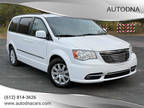 2013 Chrysler town & country White, 85K miles