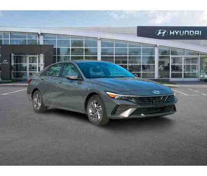 2024 Hyundai Elantra SEL is a Grey 2024 Hyundai Elantra Sedan in Springfield PA