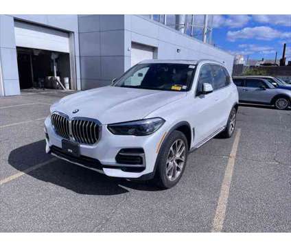 2022 BMW X5 xDrive40i is a White 2022 BMW X5 3.0si SUV in Freeport NY