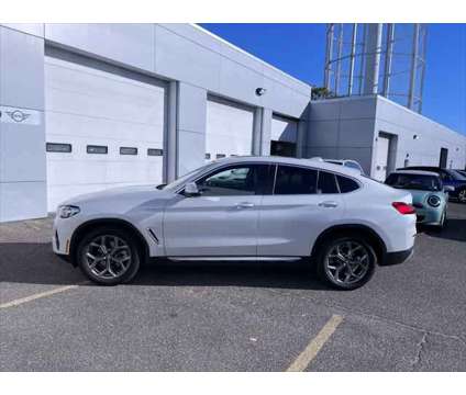 2022 BMW X4 xDrive30i is a White 2022 BMW X4 xDrive30i SUV in Freeport NY