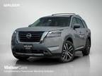 2024 Nissan Pathfinder Gray, new