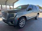 2022 GMC Yukon Denali 4WD panoramic Sunroof, Assist Steps