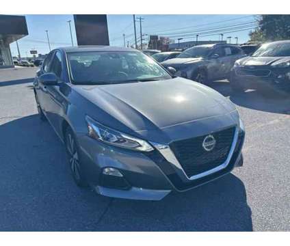 2021 Nissan Altima SV FWD is a 2021 Nissan Altima 2.5 Trim Sedan in Harrisburg PA