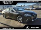 2025 Lexus ES 300h Base