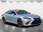 2022 Lexus ES 300h F SPORT