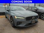 2024 Volvo S60 B5 Core Dark Theme