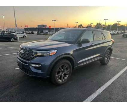 2021 Ford Explorer XLT is a Blue 2021 Ford Explorer XLT SUV in Bourbonnais IL