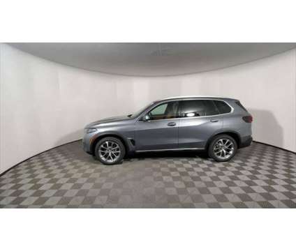 2025 BMW X5 xDrive40i is a Grey 2025 BMW X5 3.0si SUV in Freeport NY