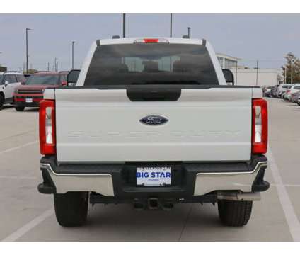 2023 Ford F-250 Super Duty XLT is a White 2023 Ford F-250 Super Duty Truck in Friendswood TX