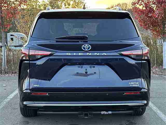 2021 Toyota Sienna Limited 7 Passenger