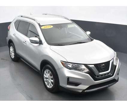 2019 Nissan Rogue SV is a Silver 2019 Nissan Rogue SV Station Wagon in Mcdonough GA