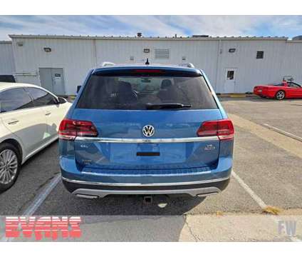 2019 Volkswagen Atlas 3.6L V6 SEL Premium is a Blue 2019 Volkswagen Atlas SUV in Fort Wayne IN