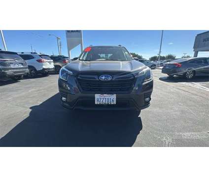 2022 Subaru Forester Limited is a Grey 2022 Subaru Forester 2.5i Station Wagon in Ventura CA