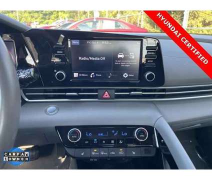 2022 Hyundai Elantra SEL is a Red 2022 Hyundai Elantra SE Sedan in New Haven CT