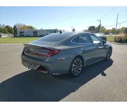 2022 Hyundai Sonata Limited is a Grey 2022 Hyundai Sonata Limited Sedan in Joliet IL