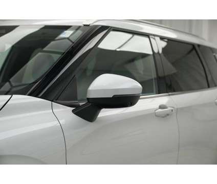 2024 Mitsubishi Outlander SEL is a White 2024 Mitsubishi Outlander SEL SUV in Rahway NJ