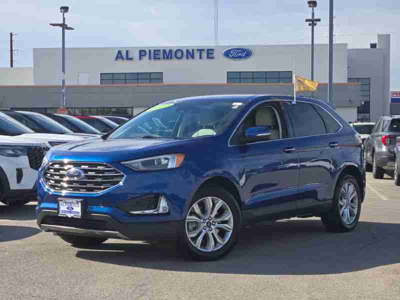 2022 Ford Edge Titanium