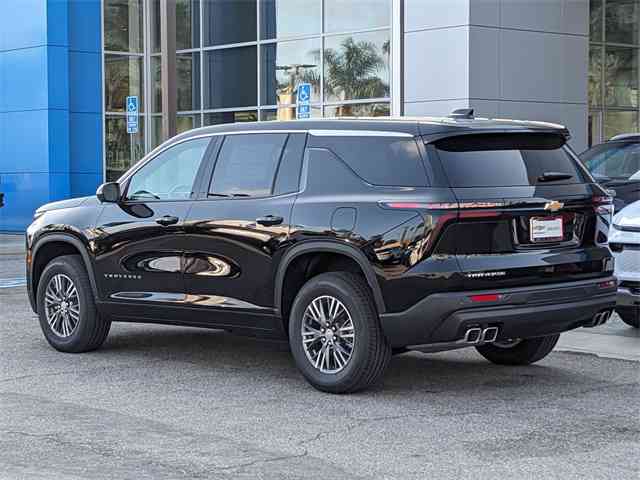 2024 Chevrolet Traverse LS