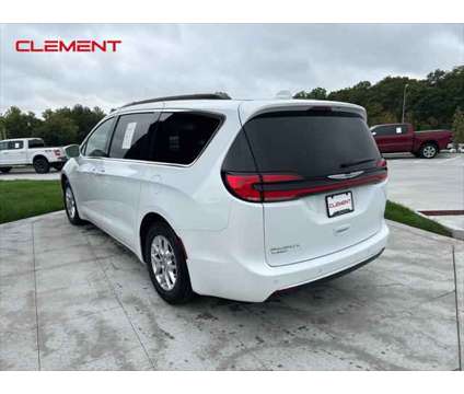 2022 Chrysler Pacifica Touring L is a White 2022 Chrysler Pacifica Touring Van in Wentzville MO