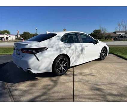 2022 Toyota Camry SE is a White 2022 Toyota Camry SE Sedan in Stevens Point WI