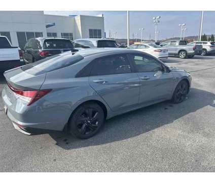 2022 Hyundai Elantra SEL is a 2022 Hyundai Elantra Car for Sale in Indiana PA