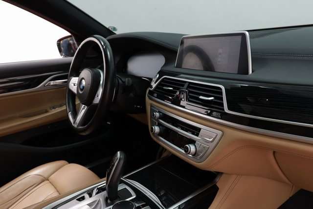 2022 BMW 7 Series 740i