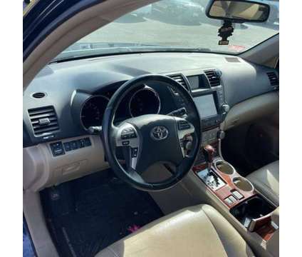 2012 Toyota Highlander Limited is a Blue 2012 Toyota Highlander Limited SUV in Elizabeth NJ