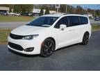 2019 Chrysler Pacifica White, 69K miles