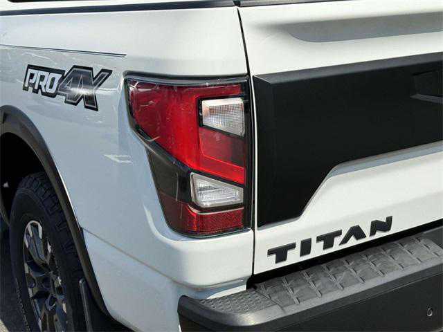 2021 Nissan Titan Crew Cab PRO-4X 4x4