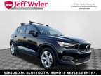 2022 Volvo XC40 T5 Momentum