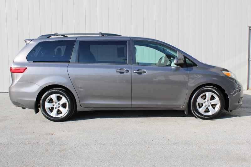 2015 Toyota Sienna L 7 Passenger