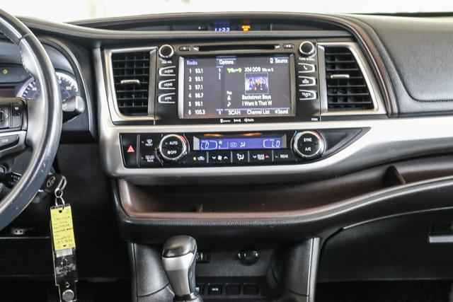 2016 Toyota Highlander LE