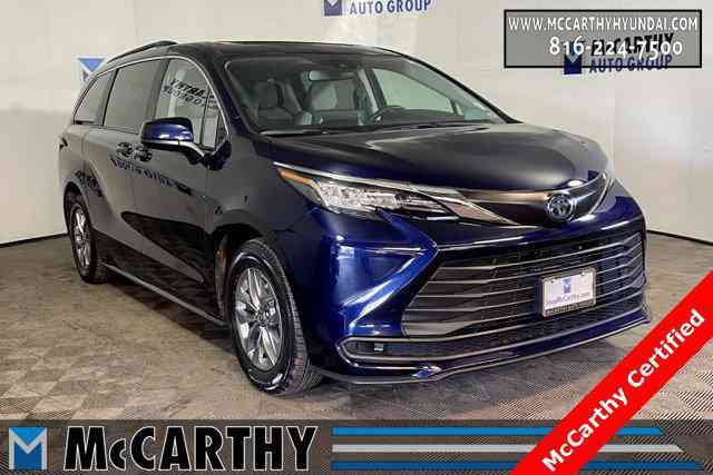 2023 Toyota Sienna LE