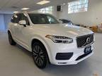 2022 Volvo XC90 T6 Momentum 7-Passenger