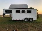 2009 Sundowner SunLite 730 3 horses