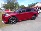 2022 Toyota Highlander Red, 17K miles