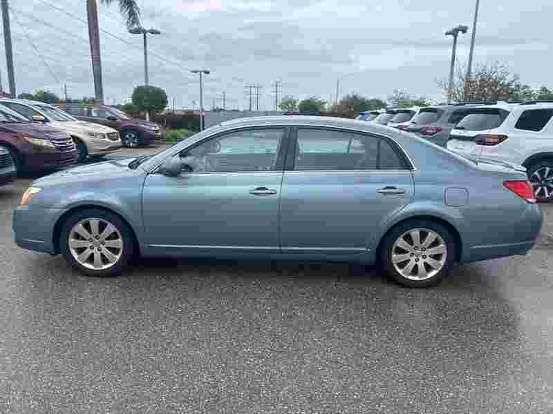 2005 Toyota Avalon XLS