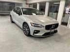 2022 Volvo S60 B5 Momentum